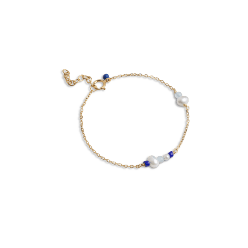 ENAMEL Copenhagen Sofia armbånd i marine farve med forgyldt kæde og små emaljedetaljer